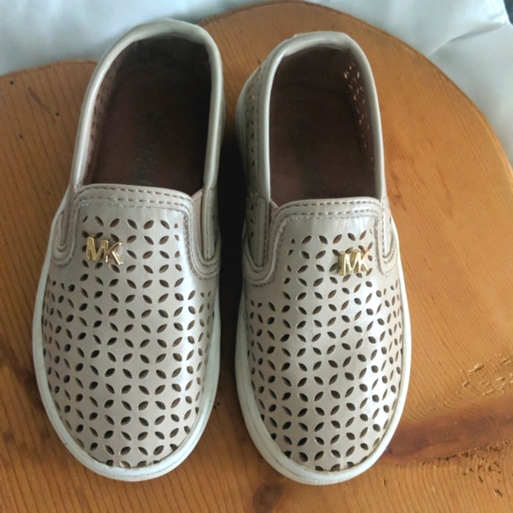 Michael Michael Kors Little Girl Slip On Shoes - Picture 2 of 8